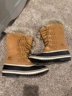 New, never worn! Size 11. Women’s Sorel Joan of Arctic Fur Snow Boots.